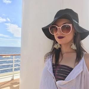 Meet your Posher, Hannah